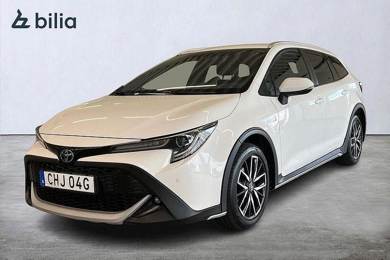 Vit Begagnad 2019 Toyota Corolla SUV | 234 900 kr (Lite dyr) - Bild 1/3
