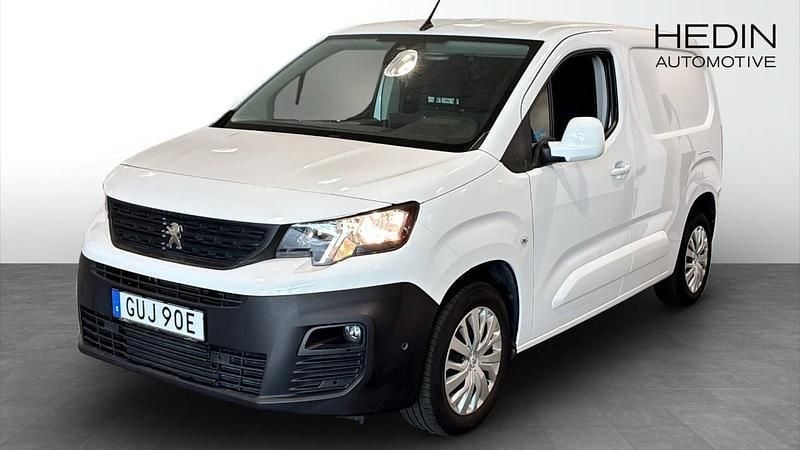 Vit (white) Begagnad 2020 Peugeot Partner Minibuss | 179 900 kr (Marknadspris) - Bild 1/4