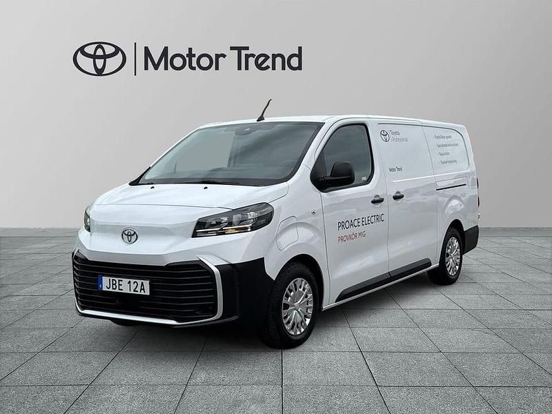 Begagnad Toyota Proace 101 kW (138 HK) 2024 Vit Minibuss