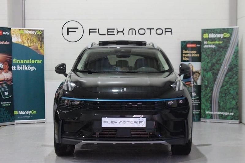 Begagnad Lynk & Co 01 262 HK (192 kW) 2021 Svart SUV