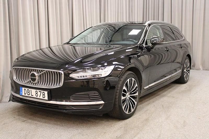 Svart Begagnad 2022 Volvo V90 Kombi | 329 900 kr (Marknadspris) - Bild 1/4