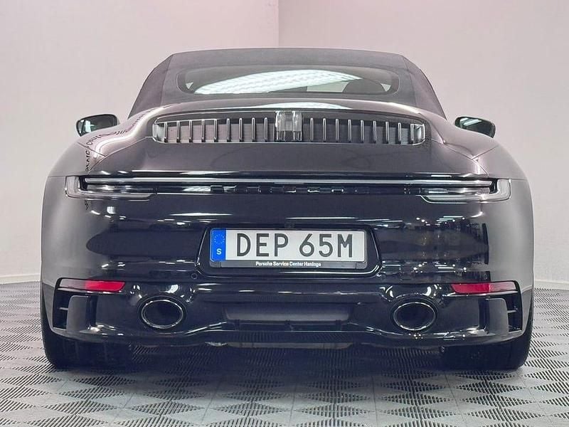Begagnad Porsche 911 Carrera 4S 450 HK (330 kW) 2022 Jet black metallic