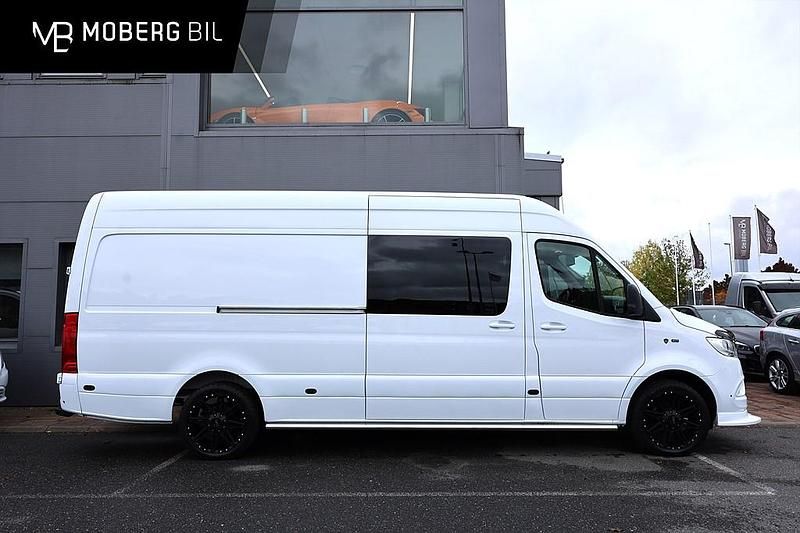 Vit Begagnad 2023 Mercedes Sprinter Van | 749 900 kr - Bild 1/3