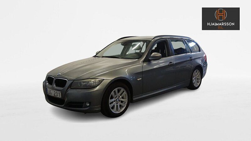 Grå Begagnad 2011 BMW 318 Comfort Edition Kombi | 59 900 kr (Superpris) - Bild 1/4