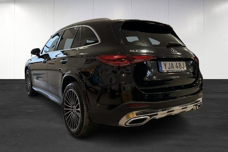 Begagnad Mercedes GLC300 Premium 306 HK (225 kW) 2024 Svart