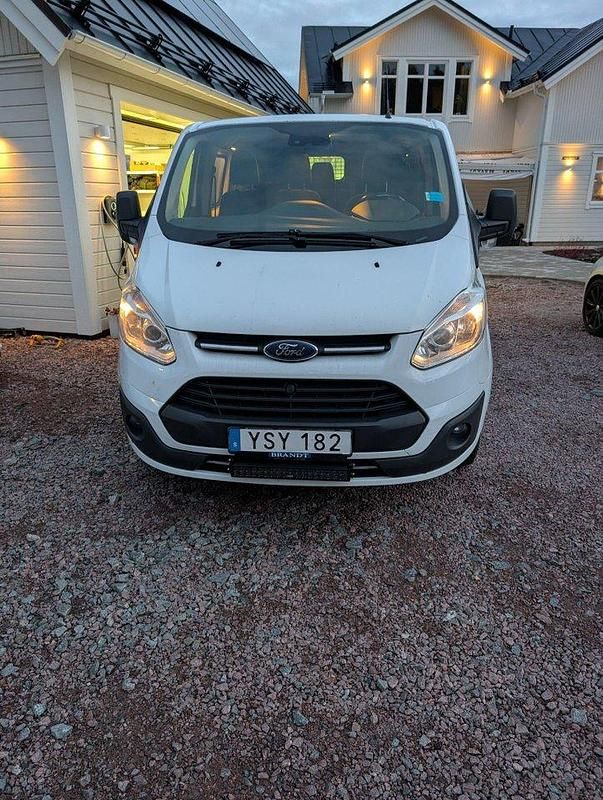 Vit Begagnad 2018 Ford Transit | 195 000 kr (Dyr) - Bild 1/4