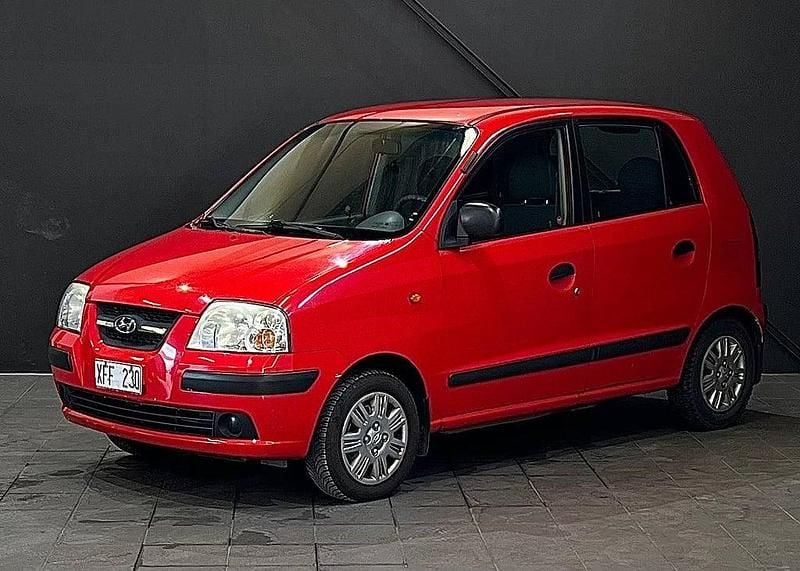 Röd Begagnad 2005 Hyundai Atos Prime Halvkombi | 24 900 kr - Bild 1/4