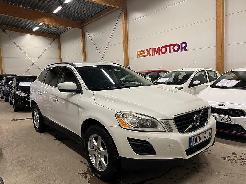Begagnad Volvo XC60 Momentum 163 HK (119 kW) 2012 Vit SUV