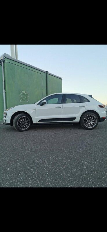 Vit Begagnad 2017 Porsche Macan SUV | 315 000 kr (Marknadspris) - Bild 1/4