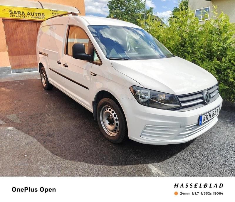 Vit Begagnad 2018 VW Caddy Maxi Minibuss | 104 900 kr (Superpris) - Bild 1/4
