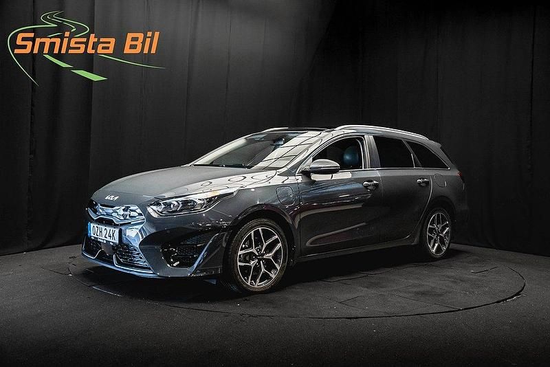 Grå Begagnad 2022 Kia Ceed 2 Kombi | 259 700 kr (Lite dyr) - Bild 1/3