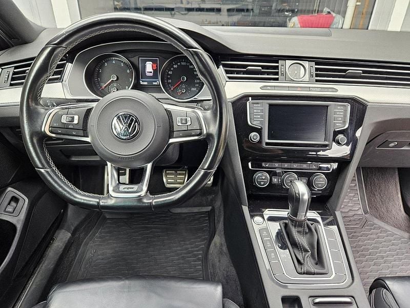 Grå Begagnad 2017 VW Passat GT Kombi | 190 000 kr (Marknadspris) - Bild 1/4