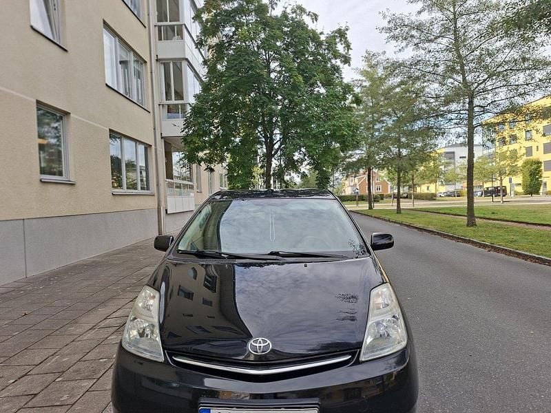 Svart Begagnad 2008 Toyota Prius Halvkombi | 44 000 kr (Bra pris) - Bild 1/3