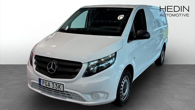 Vit (white) Begagnad 2019 Mercedes Vito Minibuss | 157 900 kr - Bild 1/4