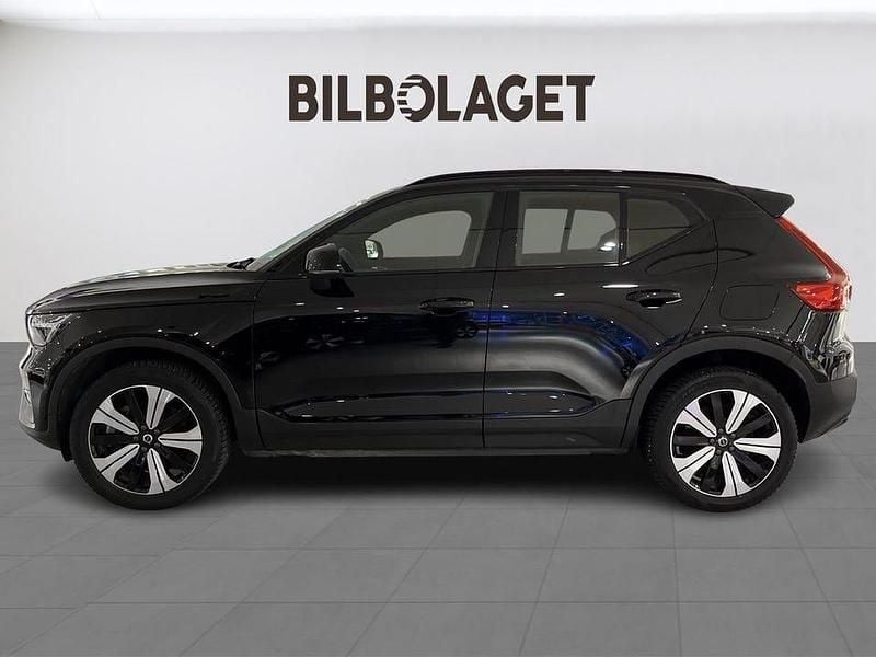 Begagnad Volvo XC40 Core 175 kW (238 HK) 2022 Svart SUV