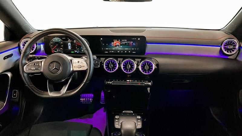 Begagnad Mercedes CLA250e Shooting Brake AMG line 218 HK (160 kW) 2022 Svart Kombi