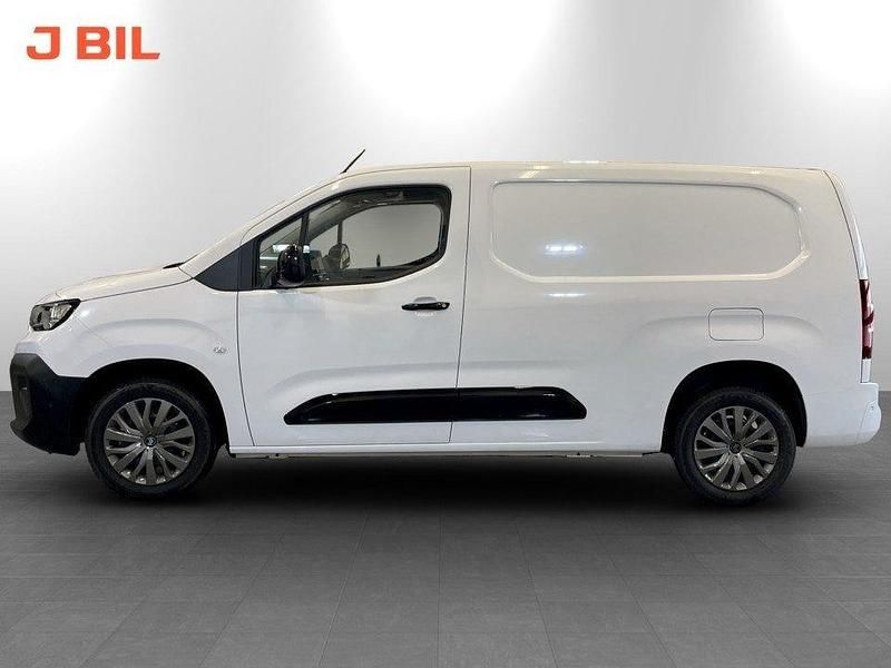 Ny Citroën Berlingo Business Class 130 HK (95 kW) 2025 Vit kaolin Minibuss