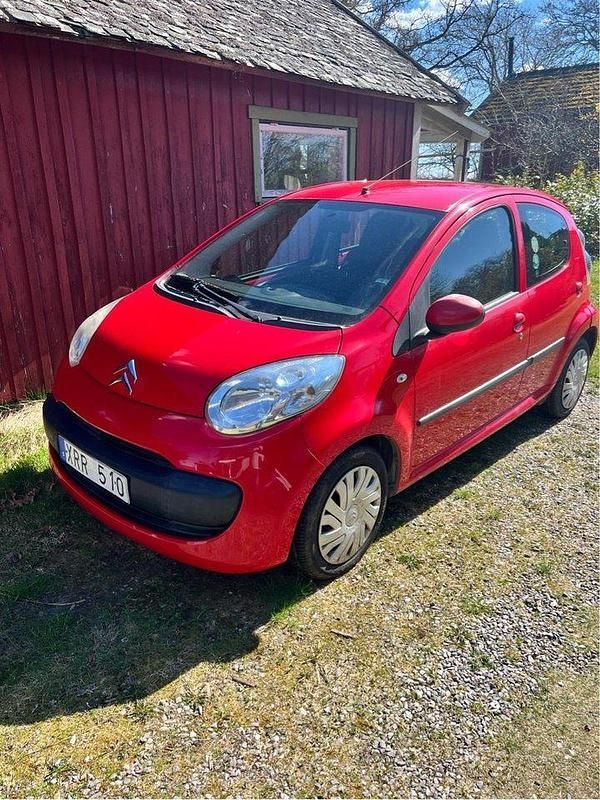Röd Begagnad 2006 Citroën C1 Halvkombi | 31 000 kr (Marknadspris) - Bild 1/4