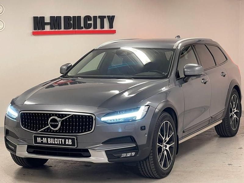 Grå Begagnad 2017 Volvo V90 CC Inscription Kombi | 199 900 kr (Lite dyr) - Bild 1/4