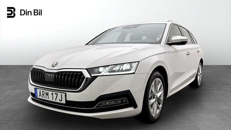 Vit Begagnad 2023 Skoda Octavia Style Kombi | 281 900 kr (Bra pris) - Bild 1/4