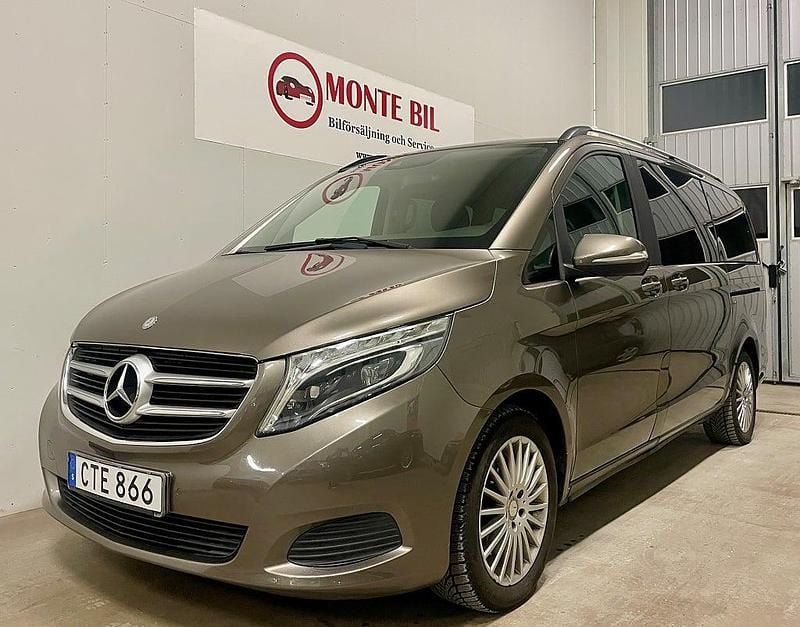 Grå Begagnad 2014 Mercedes V220 Minibuss | 319 900 kr (Bra pris) - Bild 1/4