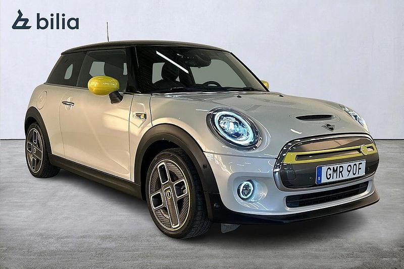 Silver Begagnad 2020 Mini Cooper SE Halvkombi | 199 000 kr (Marknadspris) - Bild 1/4