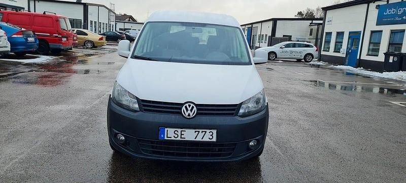 Begagnad VW Caddy 109 HK (80 kW) 2011 Vit Minibuss