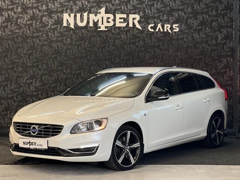 Vit Begagnad 2014 Volvo V60 Momentum Kombi | 169 900 kr (Marknadspris) - Bild 1/4