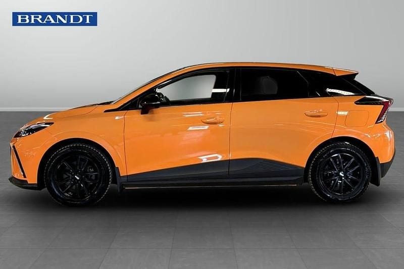 Begagnad MG MG4 EV Luxury 152 kW (207 HK) 2022 Orange Halvkombi
