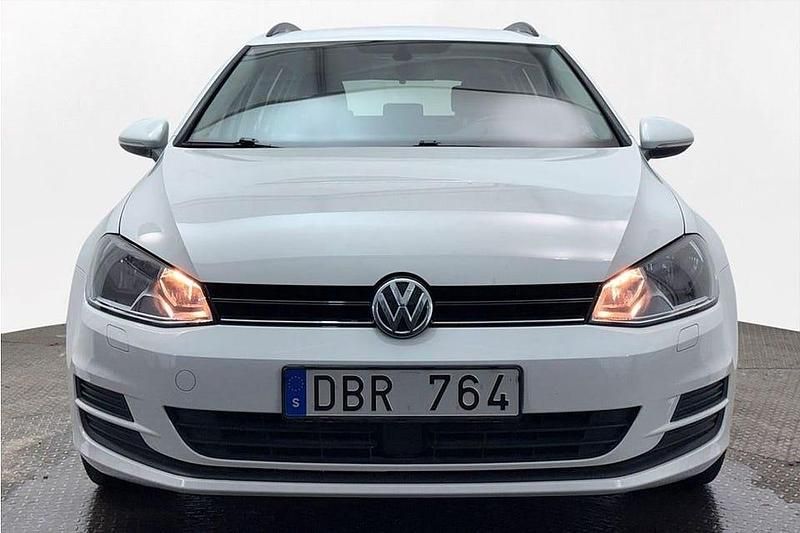 Begagnad VW Golf VII 105 HK (77 kW) 2013 Vit Kombi