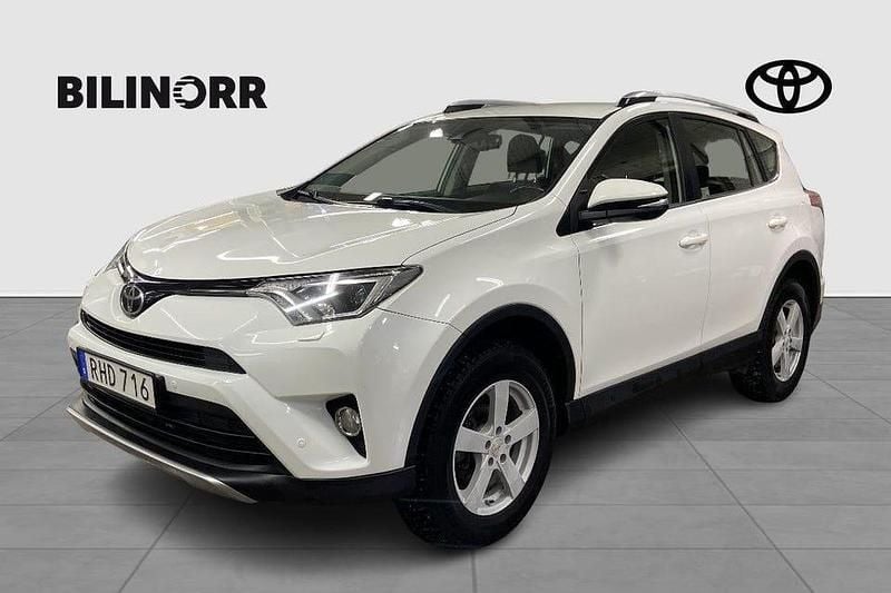 Vit Begagnad 2016 Toyota RAV4 Active SUV | 184 900 kr (Marknadspris) - Bild 1/4