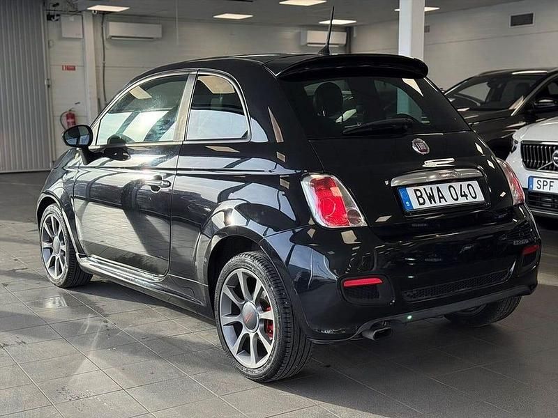 Begagnad Fiat 500 106 HK (77 kW) 2014 Svart Halvkombi