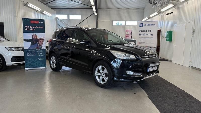 Svart Begagnad 2014 Ford Kuga SUV | 94 900 kr (Marknadspris) - Bild 1/4