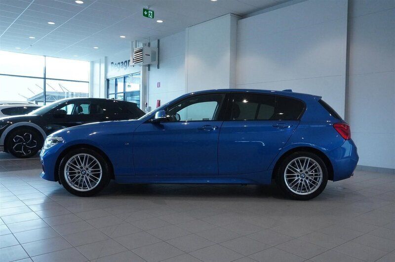 Begagnad BMW 118 M Sport 136 HK (100 kW) 2018 Estoril blue metallic Halvkombi