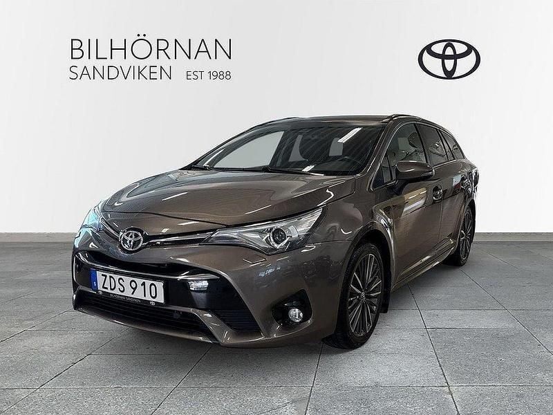 Mörkgrå Begagnad 2017 Toyota Avensis Edition Kombi | 194 900 kr (Dyr) - Bild 1/3