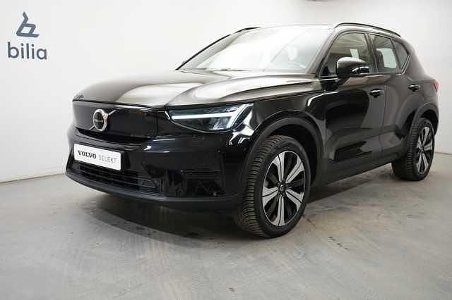 Svart Begagnad 2022 Volvo XC40 Core SUV | 329 900 kr (Superpris) - Bild 1/3
