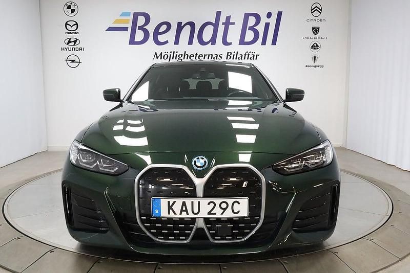 Begagnad BMW i4 M Sport 250 kW (340 HK) 2022 Grön Sedan