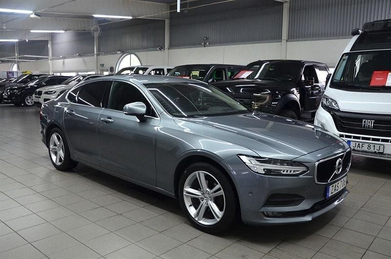 Grå Begagnad 2017 Volvo S90 Momentum Sedan | 239 900 kr (Lite dyr) - Bild 1/4