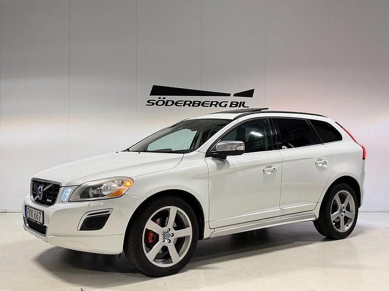 Vit Begagnad 2010 Volvo XC60 R-Design SUV | 87 900 kr (Lite dyr) - Bild 1/4