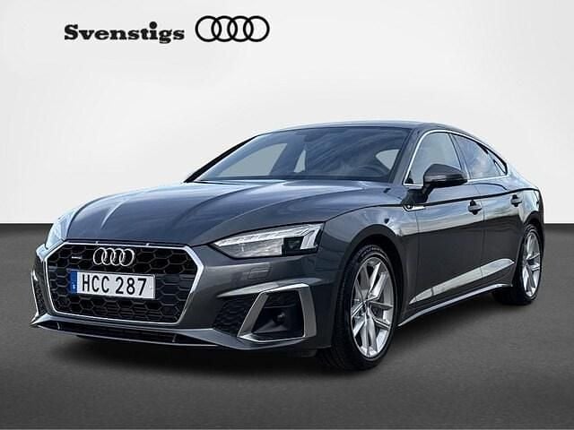 Grå Begagnad 2020 Audi A5 Sportback S-Line Halvkombi | 359 900 kr (Marknadspris) - Bild 1/4