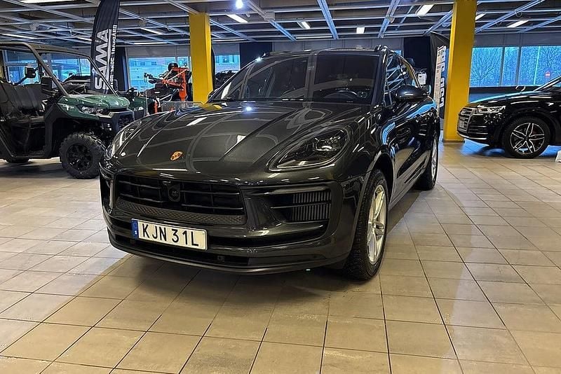 Mörkgrå Begagnad 2022 Porsche Macan S SUV | 719 900 kr (Bra pris) - Bild 1/4