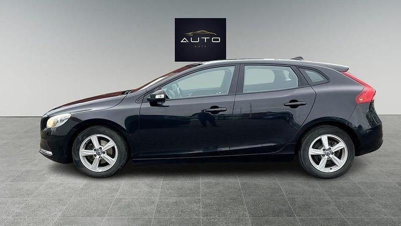 Begagnad Volvo V40 Kinetic 116 HK (85 kW) 2014 Svart Kombi