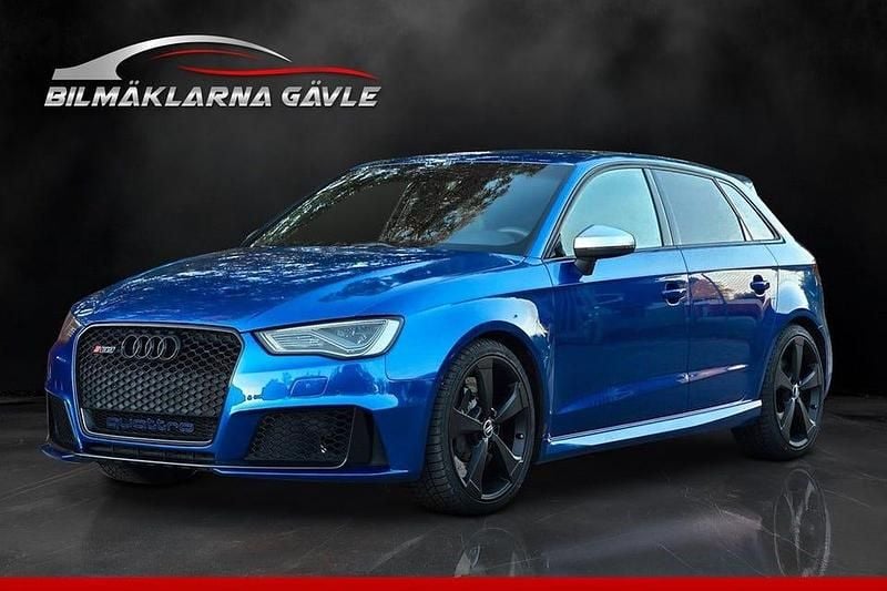 Begagnad Audi RS3 Sportback Comfort 367 HK (269 kW) 2015 Blå Halvkombi