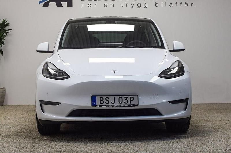 Begagnad Tesla Model Y Long Range AWD 378 kW (514 HK) 2022 Vit SUV