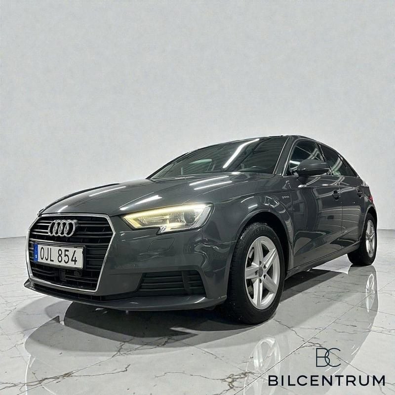 Grå Begagnad 2017 Audi A3 | 99 900 kr (Bra pris) - Bild 1/4