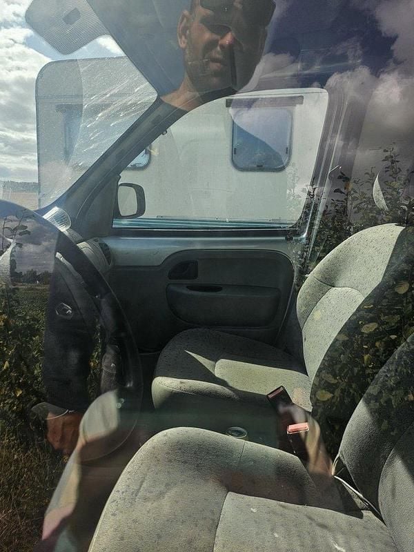Grå Begagnad 2004 Renault Kangoo Minibuss | 15 000 kr (Marknadspris) - Bild 1/2