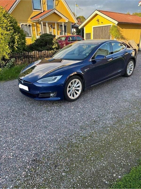 Blå Begagnad 2019 Tesla Model S Sedan | 229 000 kr (Superpris) - Bild 1/4