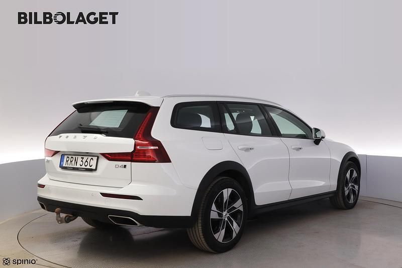 Begagnad Volvo V60 CC SE 190 HK (139 kW) 2020 Vit Kombi