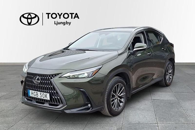 Grön Begagnad 2023 Lexus NX350h Business Edition SUV | 469 000 kr (Bra pris) - Bild 1/4