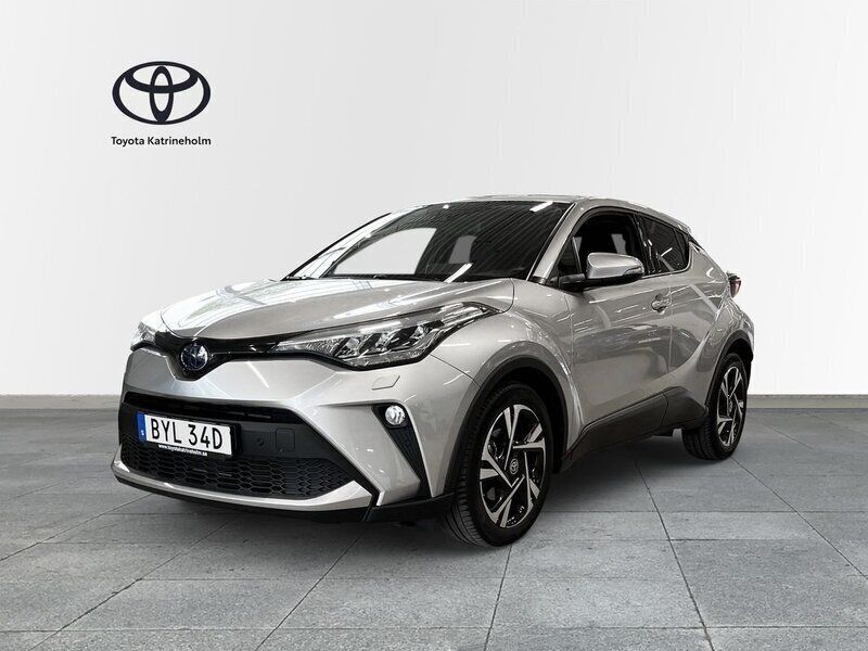 Silver Begagnad 2022 Toyota C-HR Edition SUV | 264 900 kr (Marknadspris) - Bild 1/3